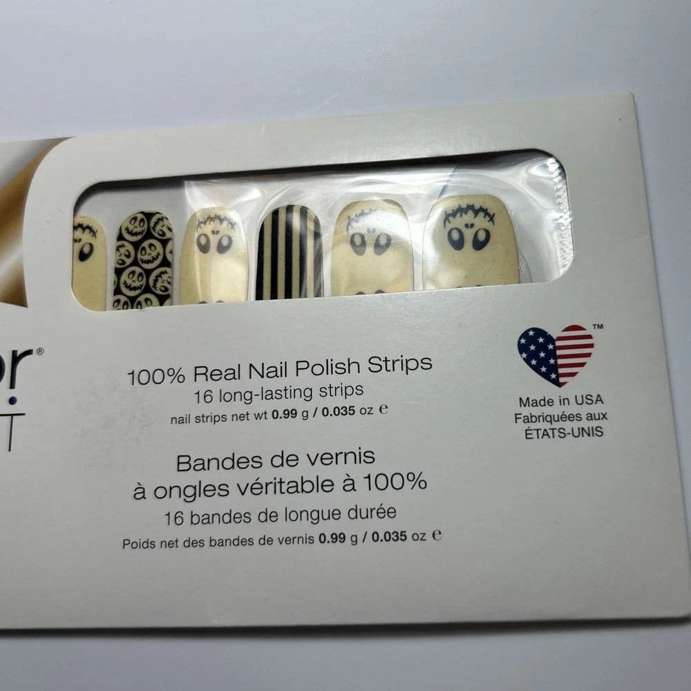 Color Street Nail Polish Strips Boo Crew Glow In the Dark Halloween